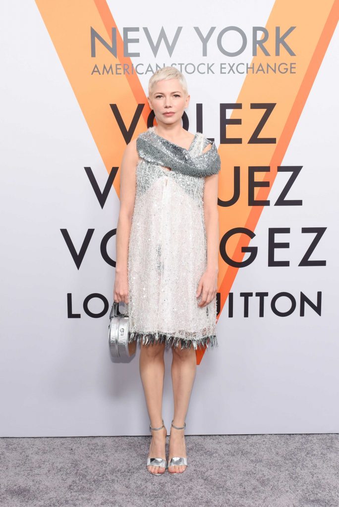 открытие выставки винтажных чемоданов Louis Vuitton