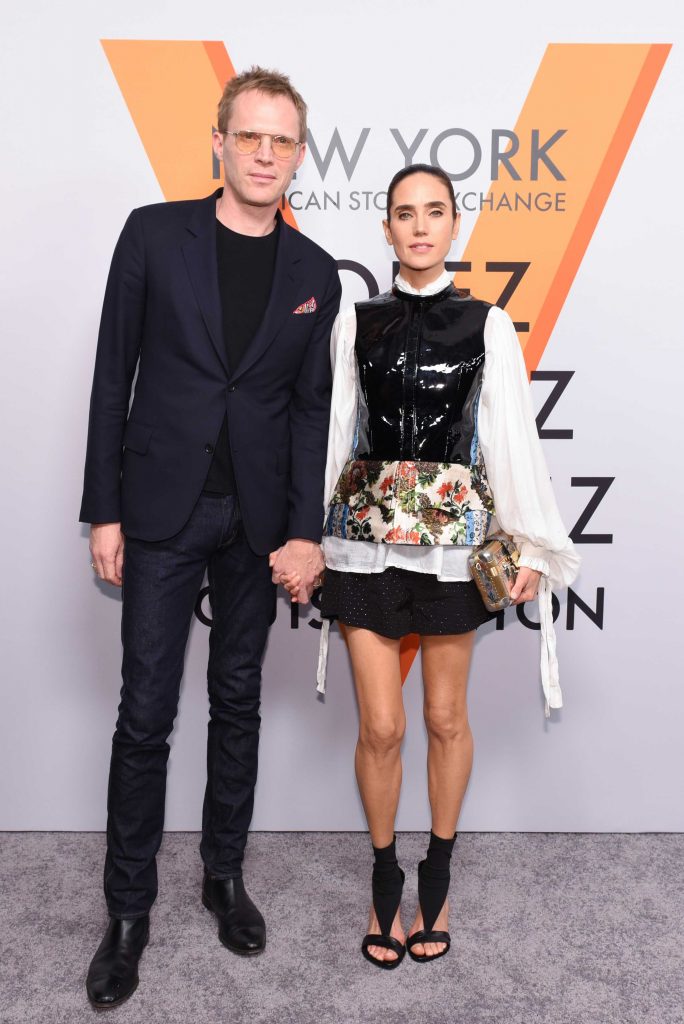 открытие выставки винтажных чемоданов Louis Vuitton