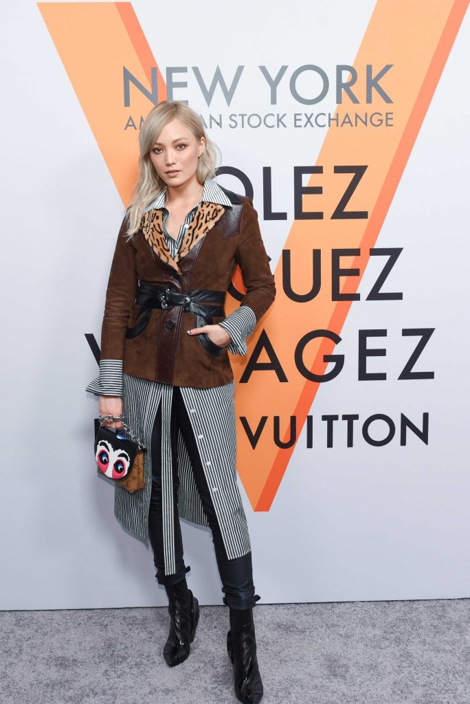 открытие выставки винтажных чемоданов Louis Vuitton