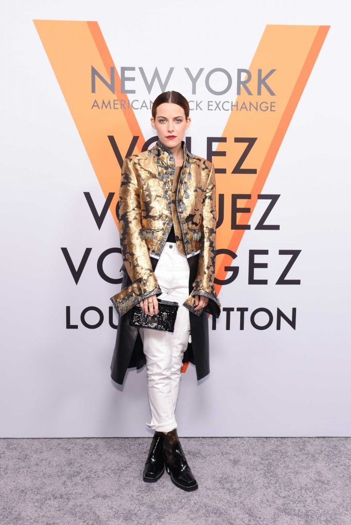 открытие выставки винтажных чемоданов Louis Vuitton