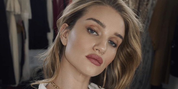 Жалаңаш шындық Рози Хантингтон Уайтли