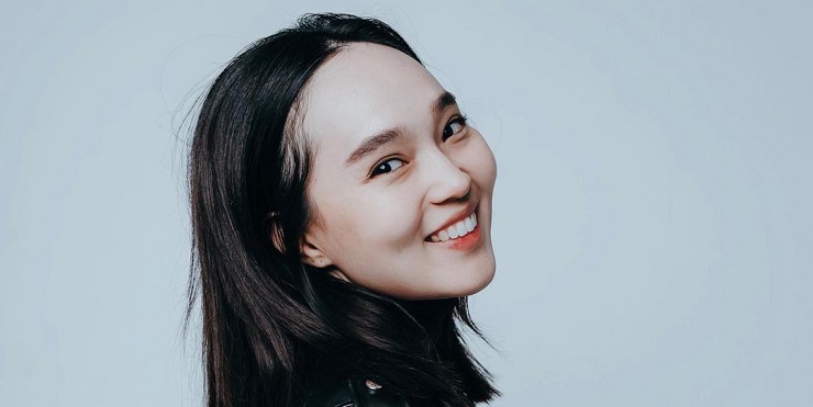 Менің бастығым мені оргазм болғанша куннилингус жасауға мәжбүр етті. Ауа райының ең сексуалды жүргізушілері