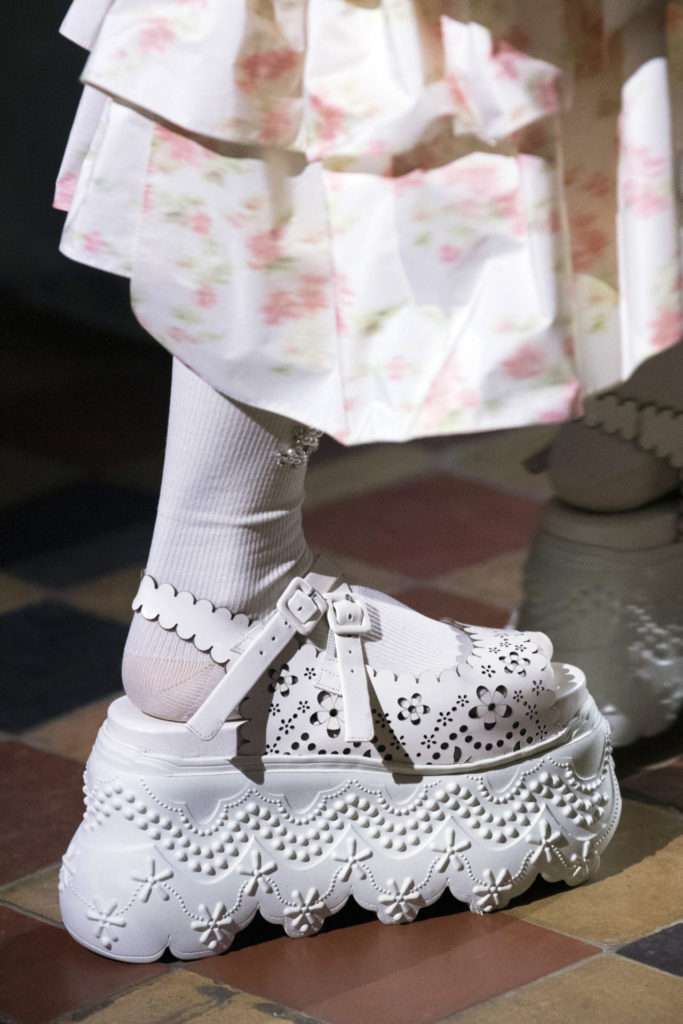 Ugly shoes: как "уродливые туфли" стали такими привлекательными для дизайнеров?