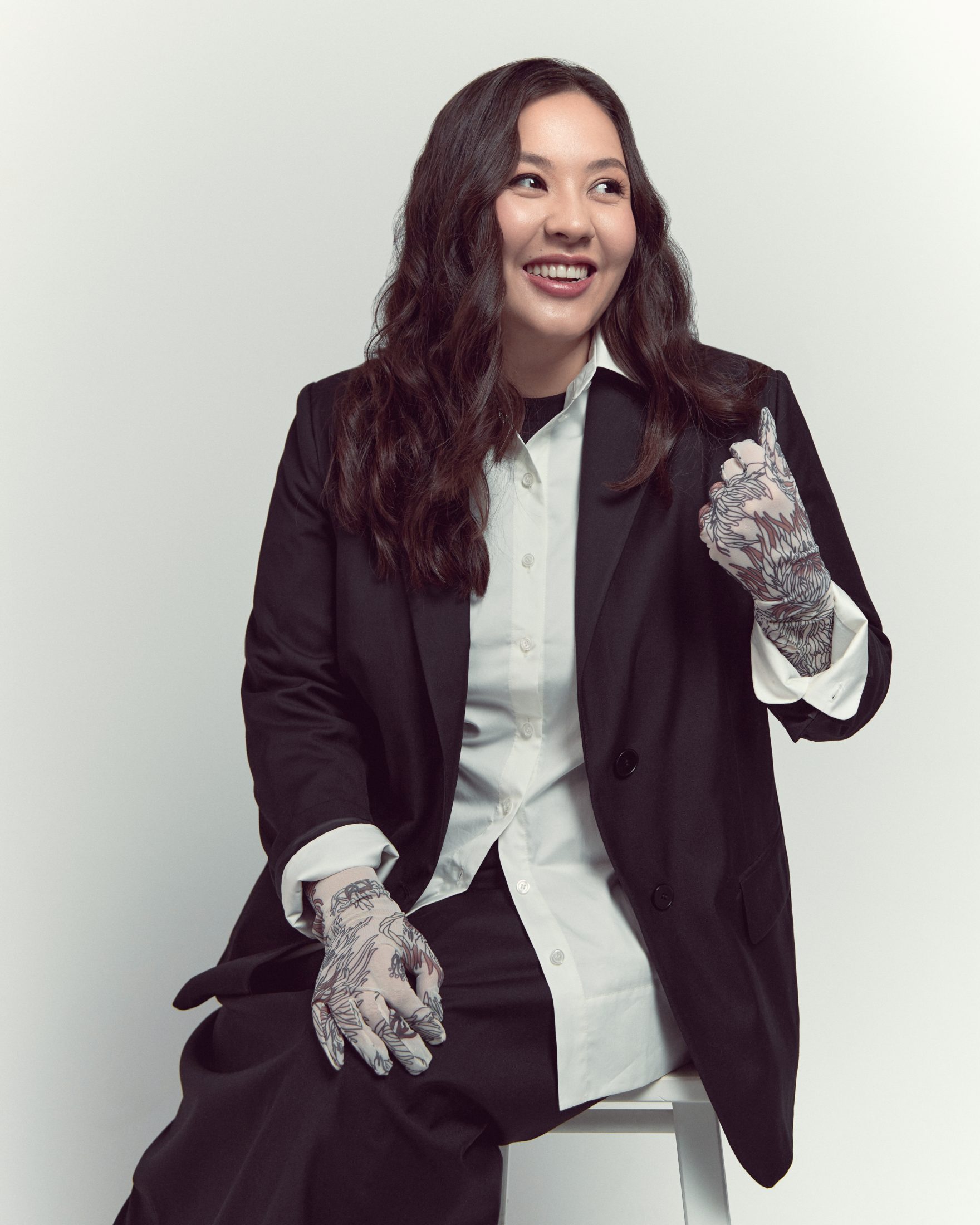 Толық жас брюнеткамен жыныстық қатынас