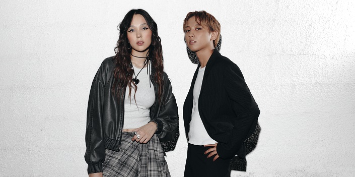 Орыс ауылындағы жалаңаш әйел