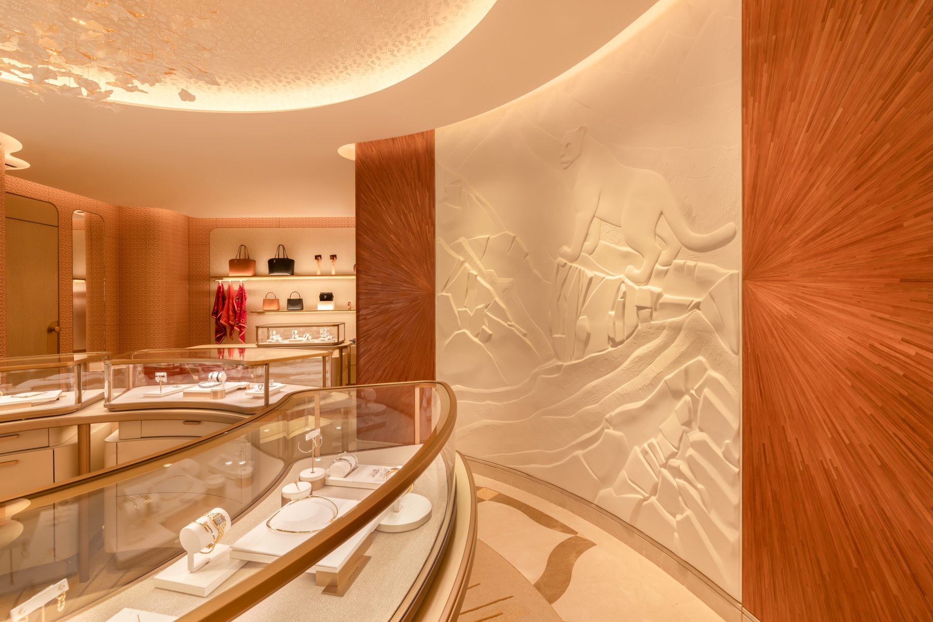 бутик Cartier в Алматы